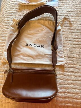 Andar brown leather waymaker handbag